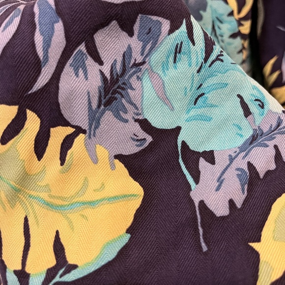 Monstera Garden 3/4 sleeve twill button down - Picture 5 of 5